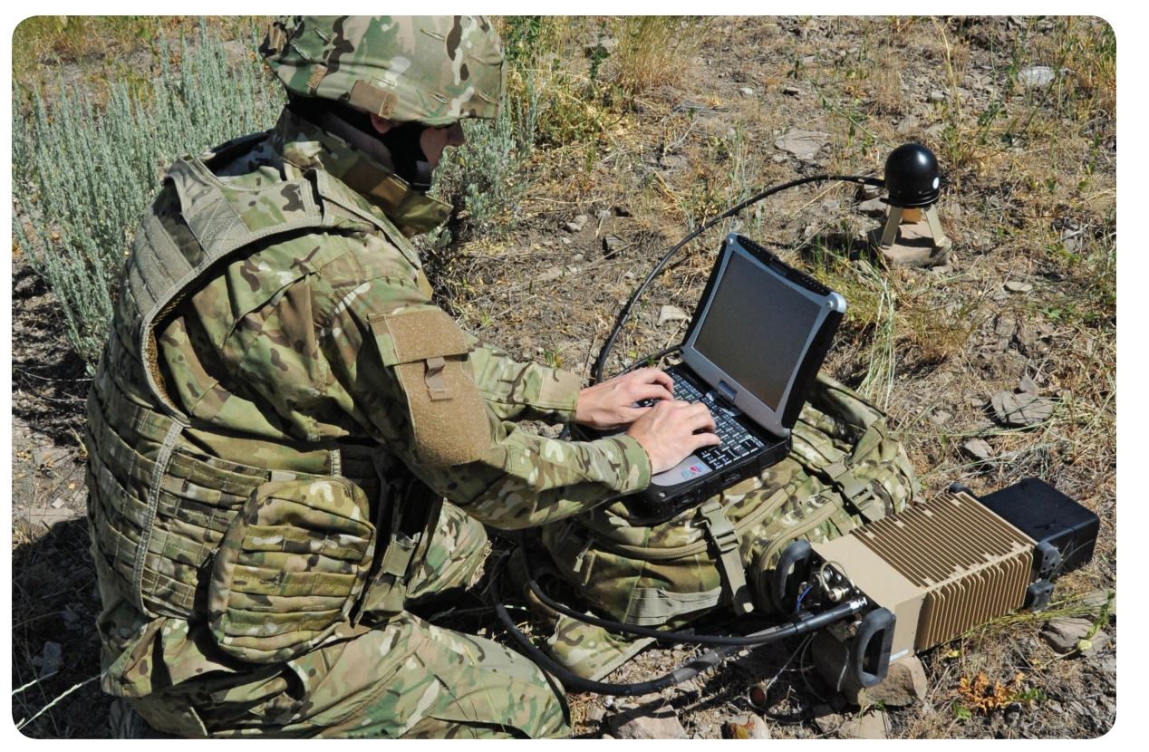 Боец в бронированной машине